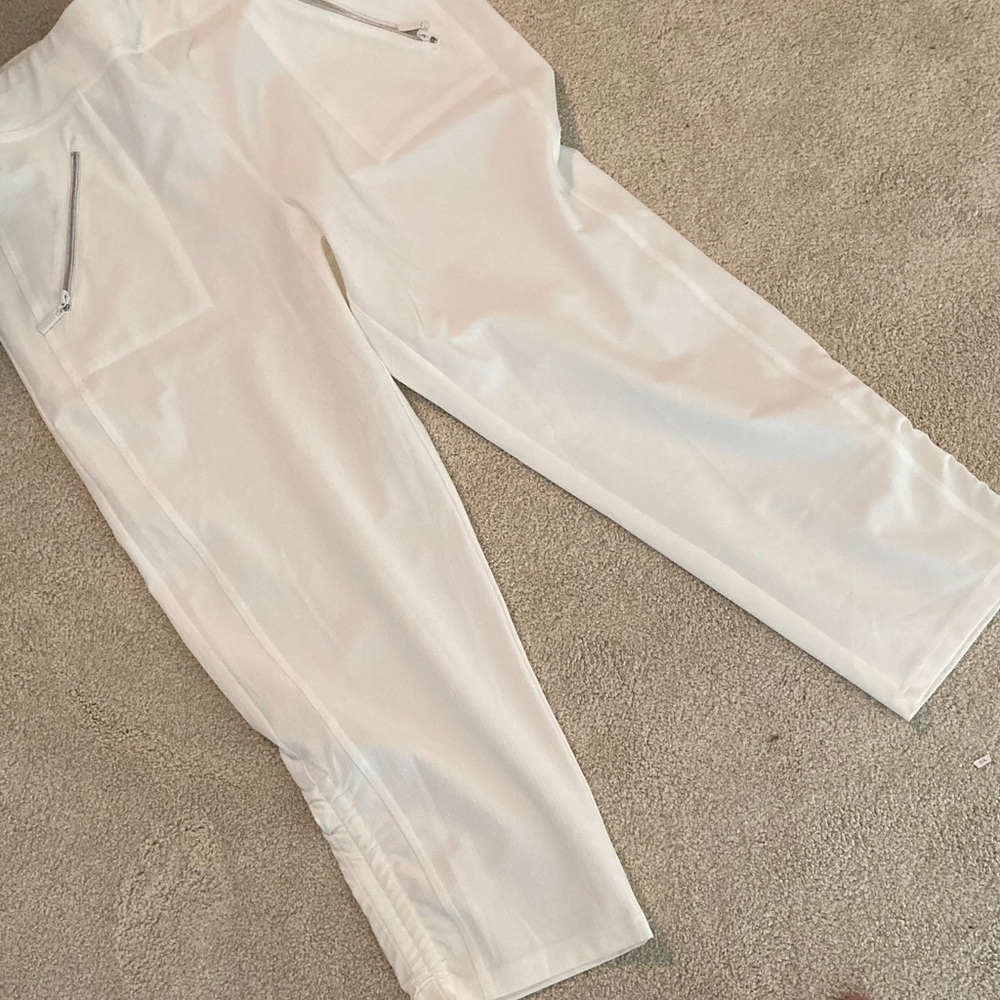 Chico’s White Ankle Pants